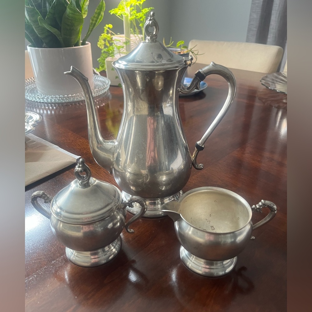 Elegant Vintage Silverplate Pilgrim Teapot, Creamer and Sugar Bowl Set